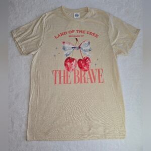 New Custom Made Summer  Patriotic T-shirt, Medium Land Of The Free